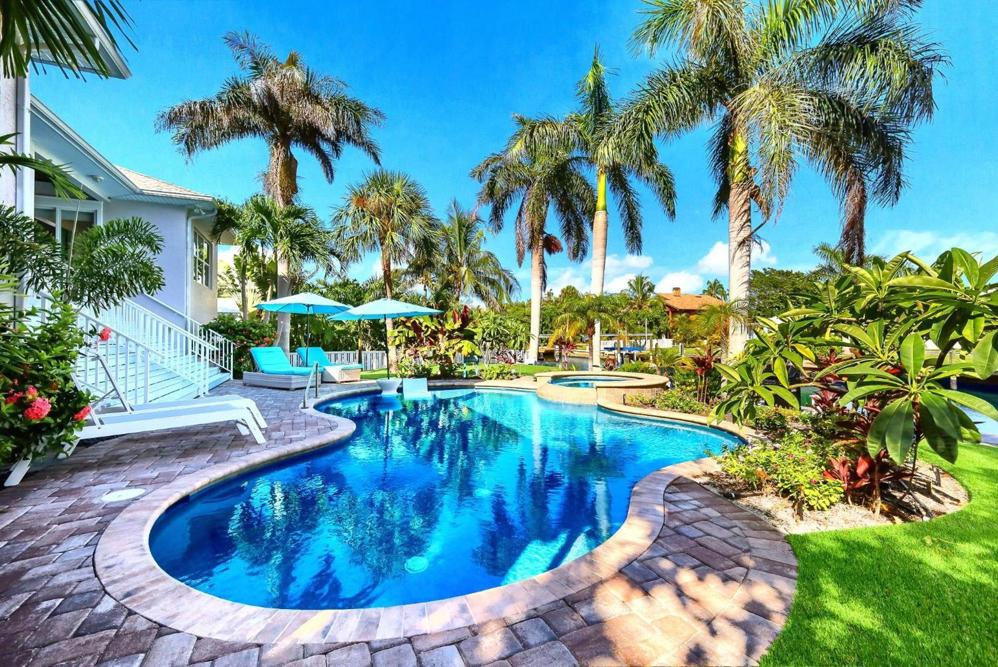 Villa Bikinis And Martinis Waterfront Canal Anna Maria Exterior foto